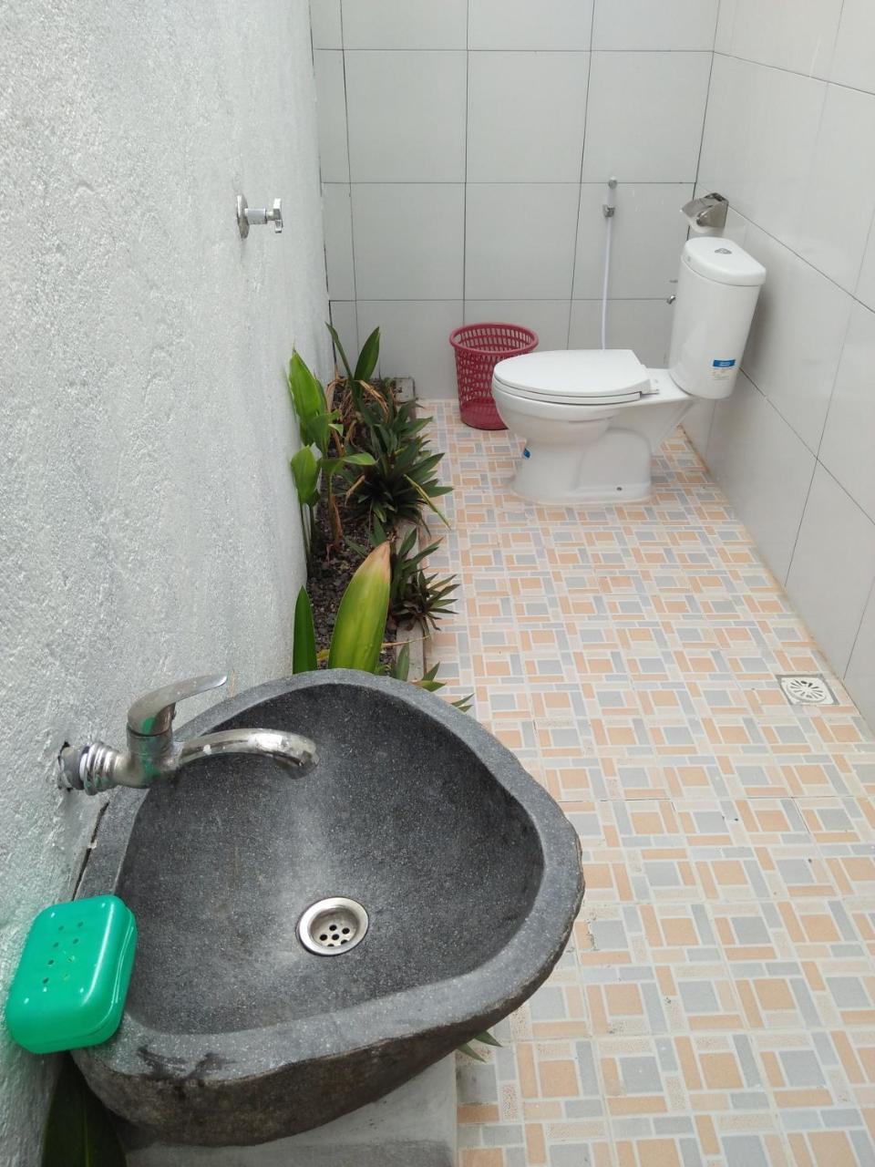 Chemel Homestay Kuta  Exteriör bild
